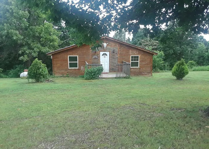 Cedar Cabin Located On A Buffalo Farm